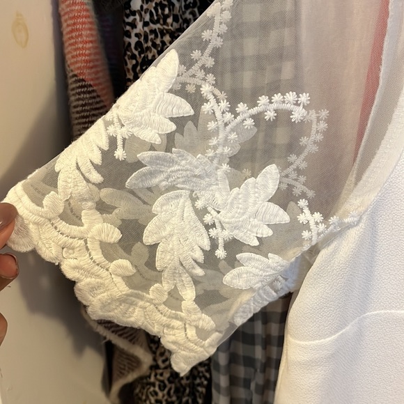 Women’s Top - Picture 3 of 3